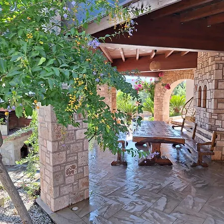 Glamorous Nefeli Villa *