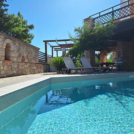 Glamorous Nefeli Villa Koskinou (Rhodes)